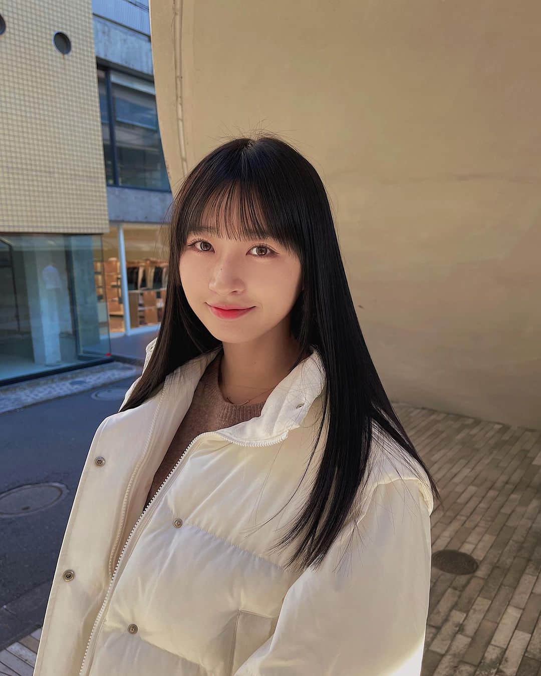 渡辺一正のインスタグラム：「2週間前にラボストレートからのラボカラーラボトリ🥼 おおよそここから1年くらいは右肩上がりで髪の毛良くなってきます🔥  #ラボストレート #ラボカラー #ラボトリートメント #ラボトリ」