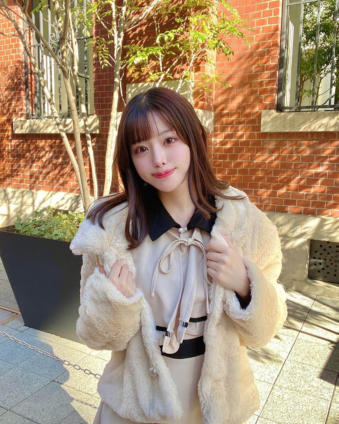 のインスタグラム：「ふりふり可愛いお洋服でオシャレな街をあるいたよ🎀  試すたび、好きが見つかる。届くたび、好きが増えてく。  @shein_japan のお洋服🎀  ワンピ→24517581 アウター→21191130  クーポンコード→BFJP515  #SHEIN#SHEINforAll#SHEINblackfriday#SHEINGoodFinds#loveshein #saveinstyle#PR」