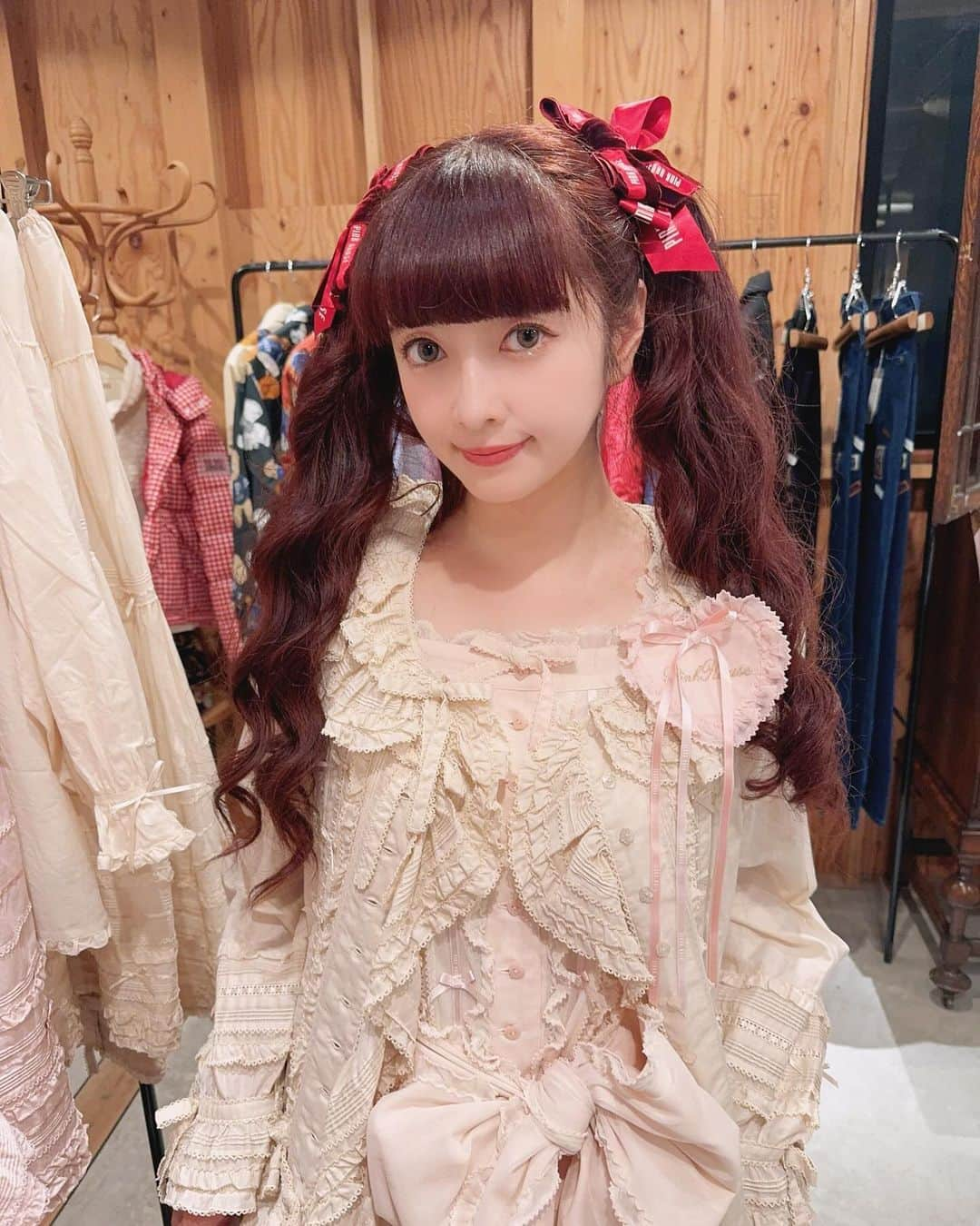 青木美沙子さんのインスタグラム写真 - (青木美沙子Instagram)「インスタライブと生配信で色々着たよ♡ @pinkhouse_press  @pinkhouse_omotesando」11月22日 22時29分 - misakoaoki