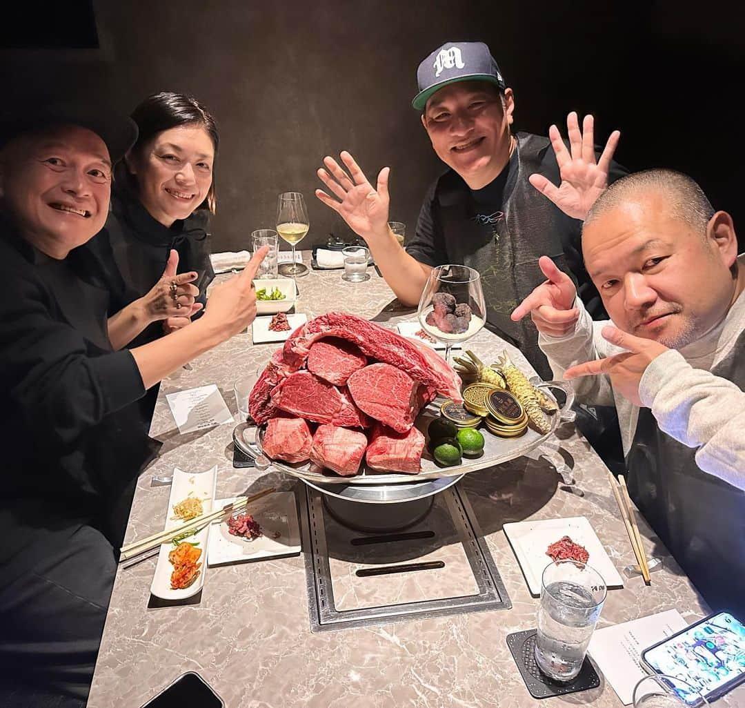 加藤紀子さんのインスタグラム写真 - (加藤紀子Instagram)「いい夫婦の日といい肉の日（前倒し）が合体した、美味しい夜🥰」11月22日 22時33分 - katonoriko