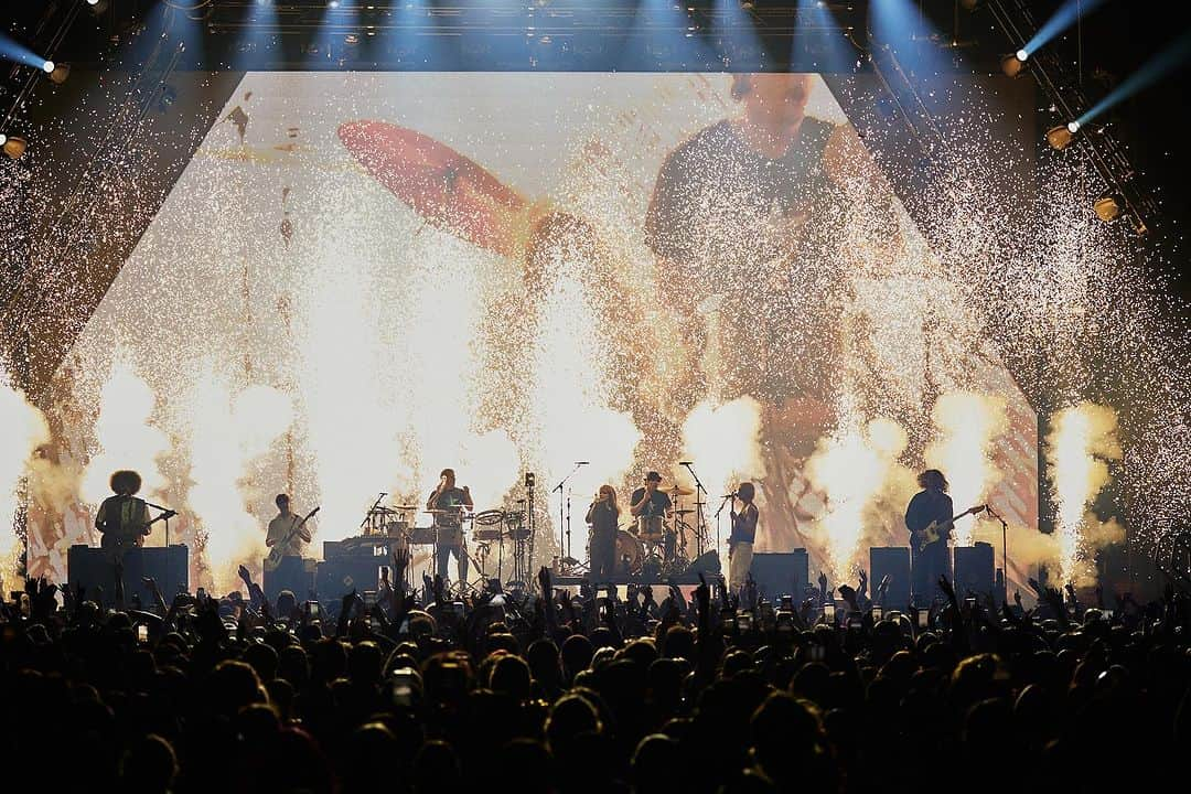 Paramoreさんのインスタグラム写真 - (ParamoreInstagram)「Brisbane, AU. Night 1.   📸: @zacharygray」11月23日 9時29分 - paramore