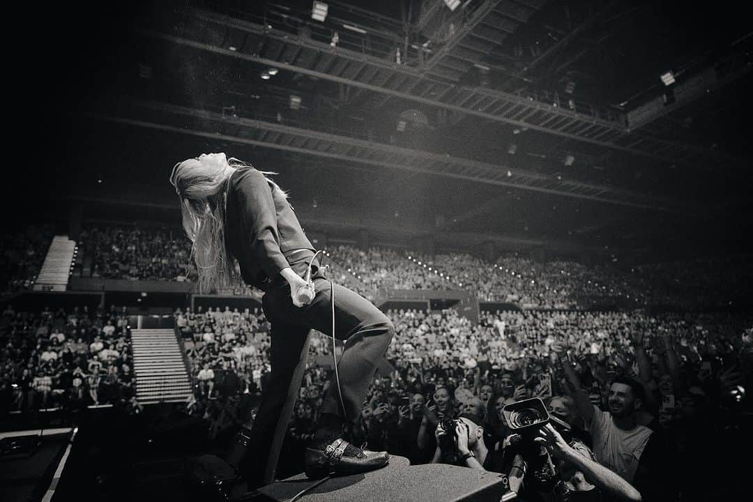 Paramoreさんのインスタグラム写真 - (ParamoreInstagram)「Brisbane, AU. Night 1.   📸: @zacharygray」11月23日 9時29分 - paramore