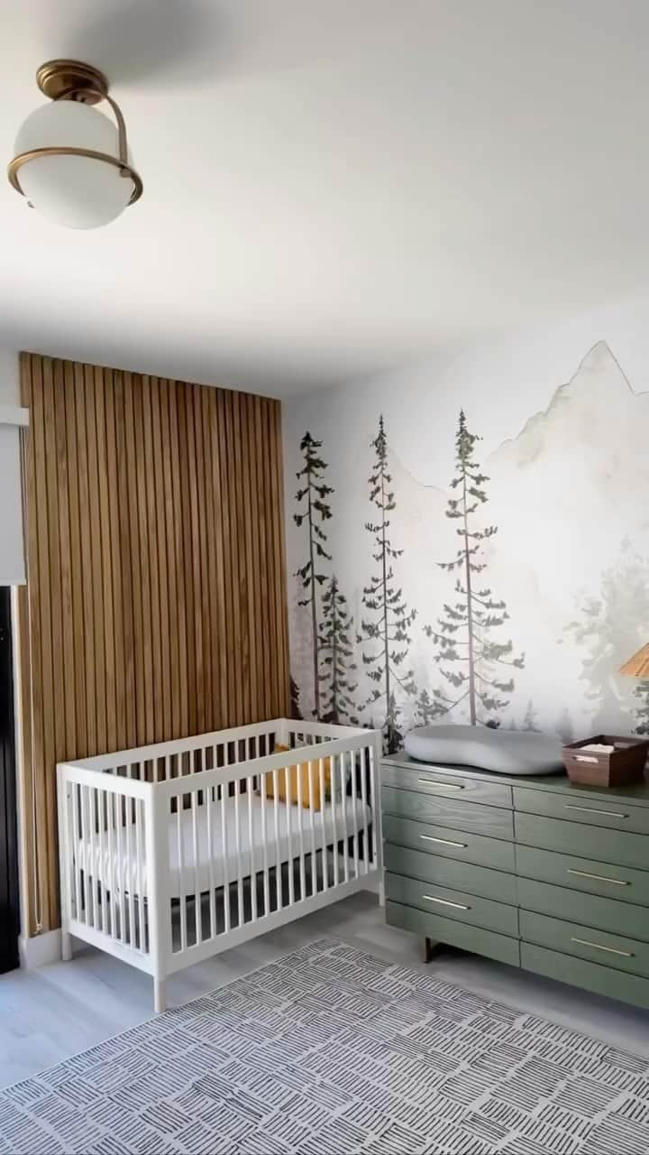 ジャスミン・トゥークスのインスタグラム：「BEFORE & AFTER. Welcome to this woodland wonderland. There’s nothing better than the feeling when it *all* comes together.  📷: @nest.ela.home  #NurseryDesignInspo #NurseryDesign #NurseryFurniture」