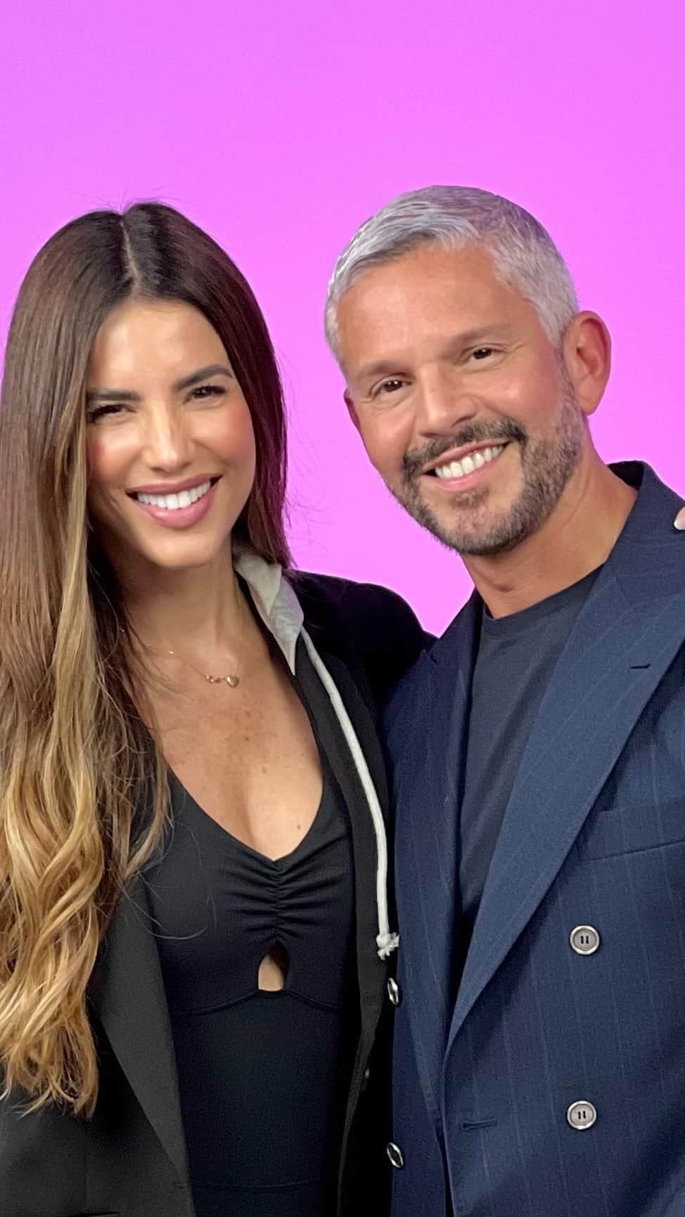 Gaby Espinoのインスタグラム：「Disponible ya en mi canal de YouTube y Spotify 🚨😍 Uno de los rostros más bellos de la TV hispana, actriz, modelo y presentadora, @gabyespino se sienta @caraacaraconrodner  Nos habla de sus inicios a muy temprana edad en la televisión, de como ha manejado la fama, sus separaciones, todo lo que la prensa a inventado de ella a lo largo de su carrera, de sus amores, desamores, y si piensa que ser bella y famosa le ha jugado en contra a la hora de tener una pareja.  La actriz venezolana revela el duro capitulo que le tocó vivir cuando le hacían la vida imposible algunas colegas en el set de grabación,  y de la manera que ha superado todos los obstáculos que se le han presentado para conseguir el éxito tanto en su carrera en los medios de comunicación además del éxito en sus emprendimientos. Producido por @laudelca y @kikeflorescreator  #gabyespino #rodnerfigueroa #caraacaraconrodner #podcast #youtube #spotify」