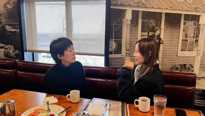 ソン・テヨンのインスタグラム：「진경언니  그리고.......나. It's your day🩷」