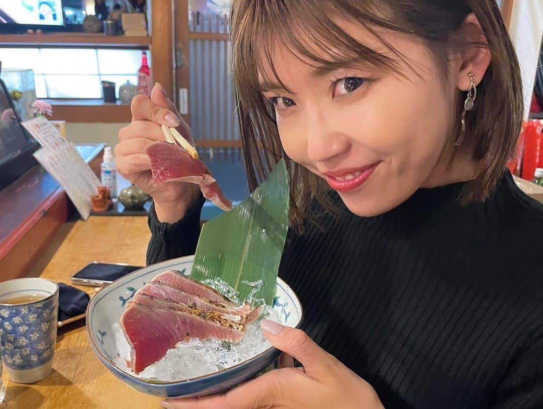 中村愛さんのインスタグラム写真 - (中村愛Instagram)「🍣♡ ・ ・ ・ 改めてお友達のえりかちゃん！✨ スナックあいのお手伝いありがとう😊 そして 2人ともお世話になっている #魚大鮨 さまさま〜  一瞬、 #居酒屋小堺クン ？の番宣かと思うこのデジャヴ感😆笑  58周年おめでとう御座います🥳 #新小岩 #お寿司 🍣  お近くの方はぜひ！美味しいし 大将めちゃくちゃ良き人です♡」11月23日 9時21分 - nakamuramura_ai