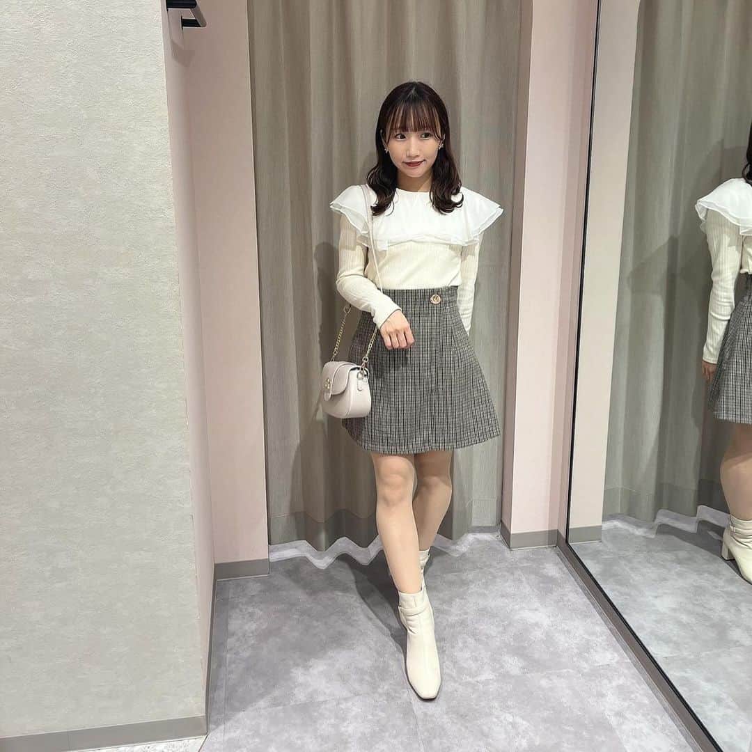 AnMILLEさんのインスタグラム写真 - (AnMILLEInstagram)「♥︎ BLACK FRIDAY ♥︎ 11/23(木) - 11/30(木)全店舗にて開催📣 ㅤㅤㅤㅤㅤㅤㅤㅤㅤㅤㅤㅤㅤ ❶ 2点以上で20%OFF‼️ ㅤㅤㅤㅤㅤㅤㅤㅤㅤㅤㅤㅤㅤ ❷ 対象商品！ トップス / ボトムス 20%OFF❗️ ワンピース / ロングコート 30%OFF❗️ ㅤㅤㅤㅤㅤㅤㅤㅤㅤㅤㅤㅤㅤ 年に一度のスペシャルな期間となっております✨  ㅤㅤㅤㅤㅤㅤㅤㅤㅤㅤㅤㅤㅤ※ 店舗先行開催となっております。  ㅤㅤㅤㅤㅤㅤㅤㅤㅤㅤㅤㅤㅤ #アンミール #anmille #ブラックフライデー #blackFriday」11月23日 9時19分 - anmille.official