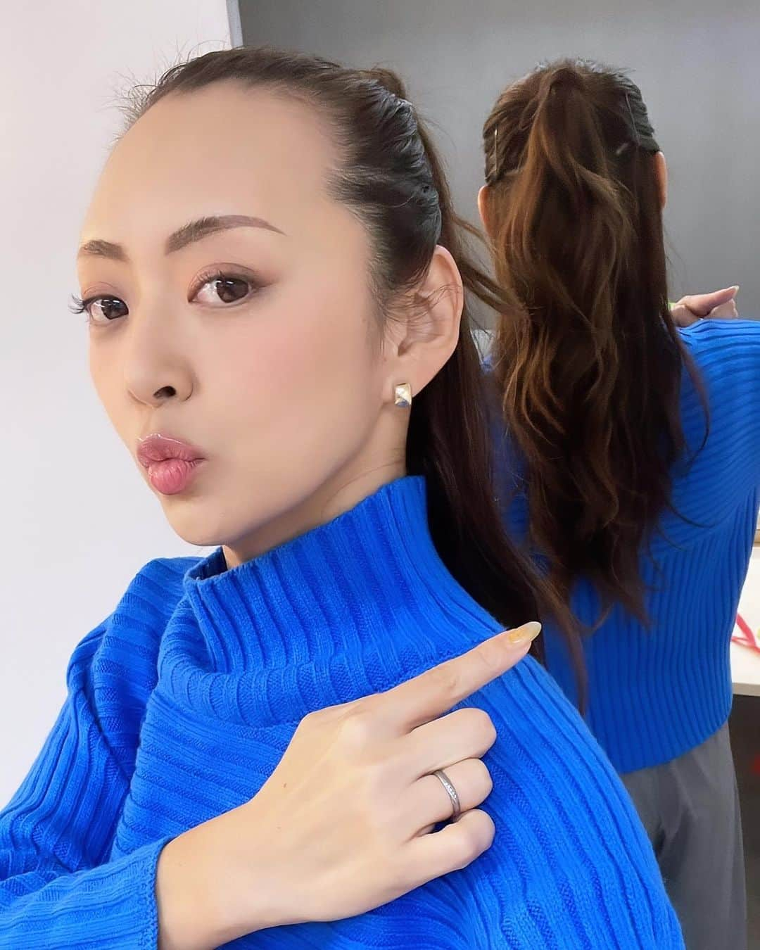 みかんのインスタグラム：「過去一伸びました✨ 長くないかい❓  本当、ロングヘアーの人リスペクトします🫡 ズボラな私は上手く保てないことが 伸ばしてみて分かりました💦  残り3ヶ月ロングヘアーをここぞとばかり 遊びたのしみます😏  #人生初のロングヘア #伸びたね #ケアが大変 #色々ロングはお金かかる #乾かす電気代 #シャンプー＆トリートメント代 #乾かすの時間かかる #傷んでるから乾かない」