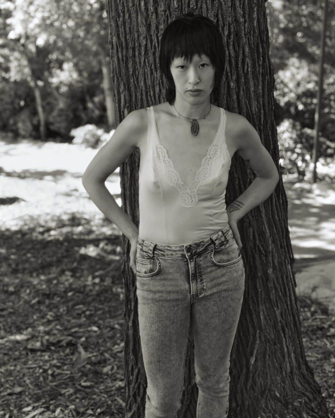 Olivia Maloneのインスタグラム：「More portraits for @frame x @documentjournal 🧡」
