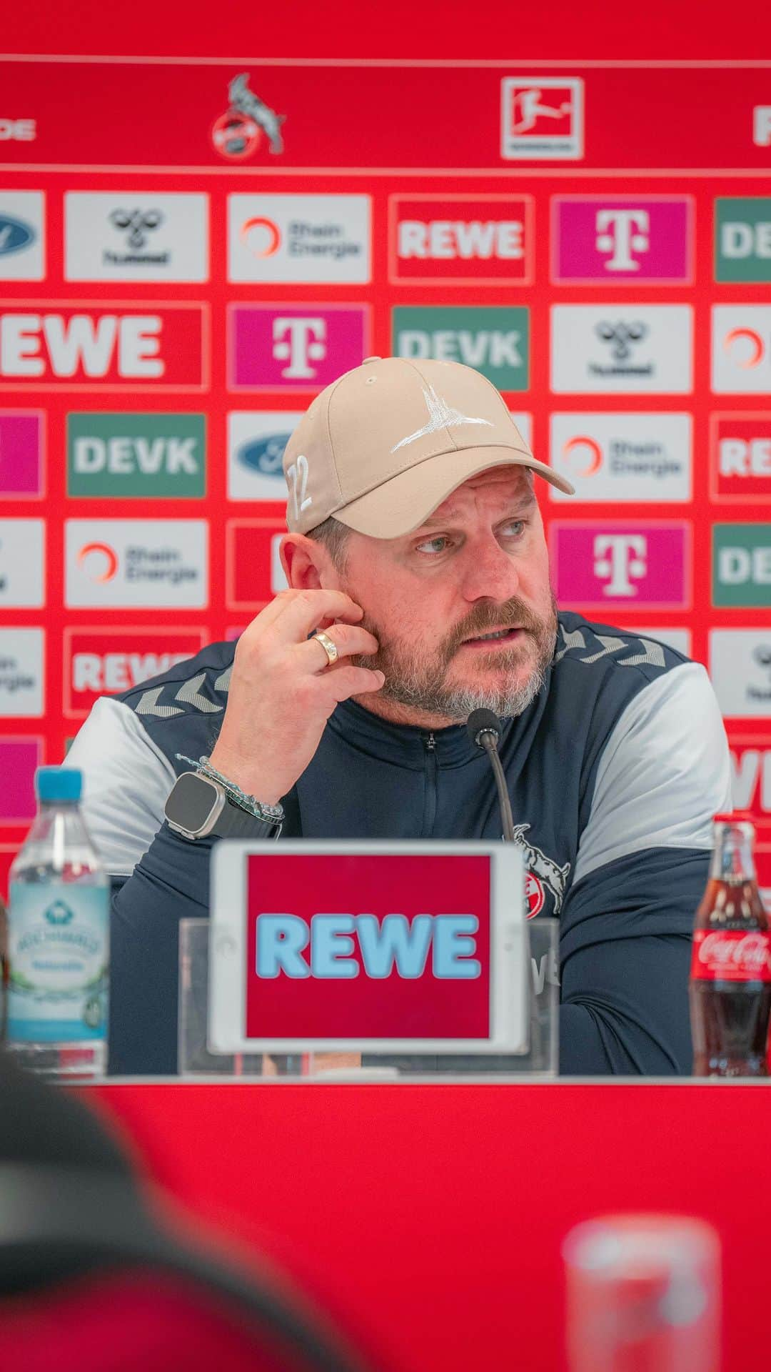 1.FCケルンのインスタグラム：「💬 @steffenbmgt hat in der heutigen Pressekonferenz den Punktgewinn gegen Bochum eingeordnet und deutliche Worte zur anstehenden Partie gegen den FC Bayern gefunden. ___ #effzeh #KOEFCB」