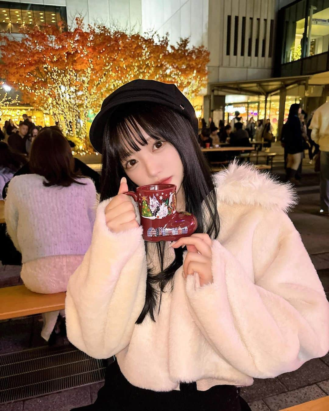 小林莉奈のインスタグラム：「. . クリスマスマーケット行ったよ🎄♡ 冬って街も食べ物も服も空気も全部好き❄  今年の冬はたくさん色んなところ行きたいな💭  #クリスマスマーケット #ソラマチ」