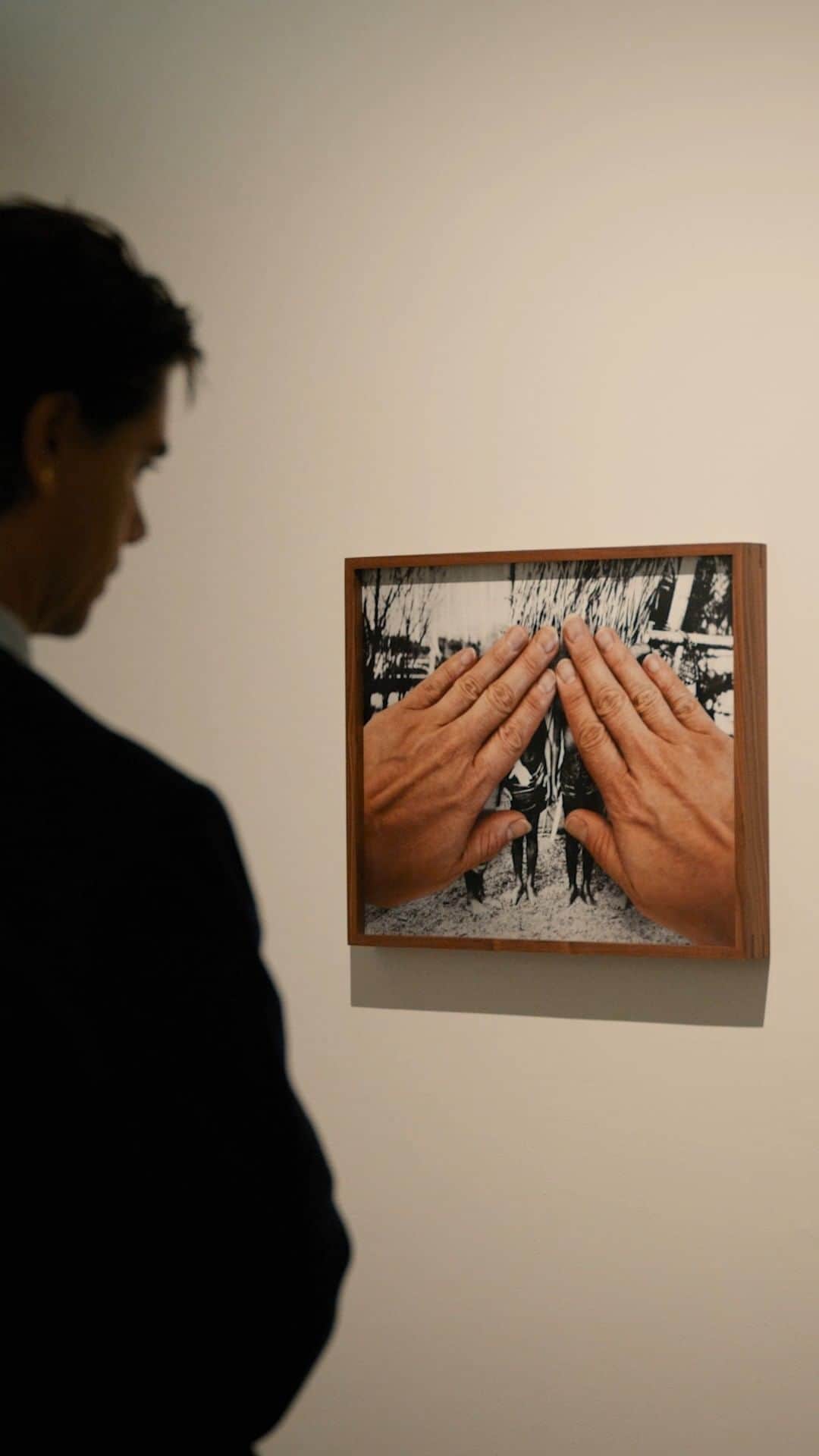 グッゲンハイム美術館のインスタグラム：「"There's a rebellious multiplicity, a sort of interruption happening." —The Cut  #GoingDarkGuggenheim now on view.」