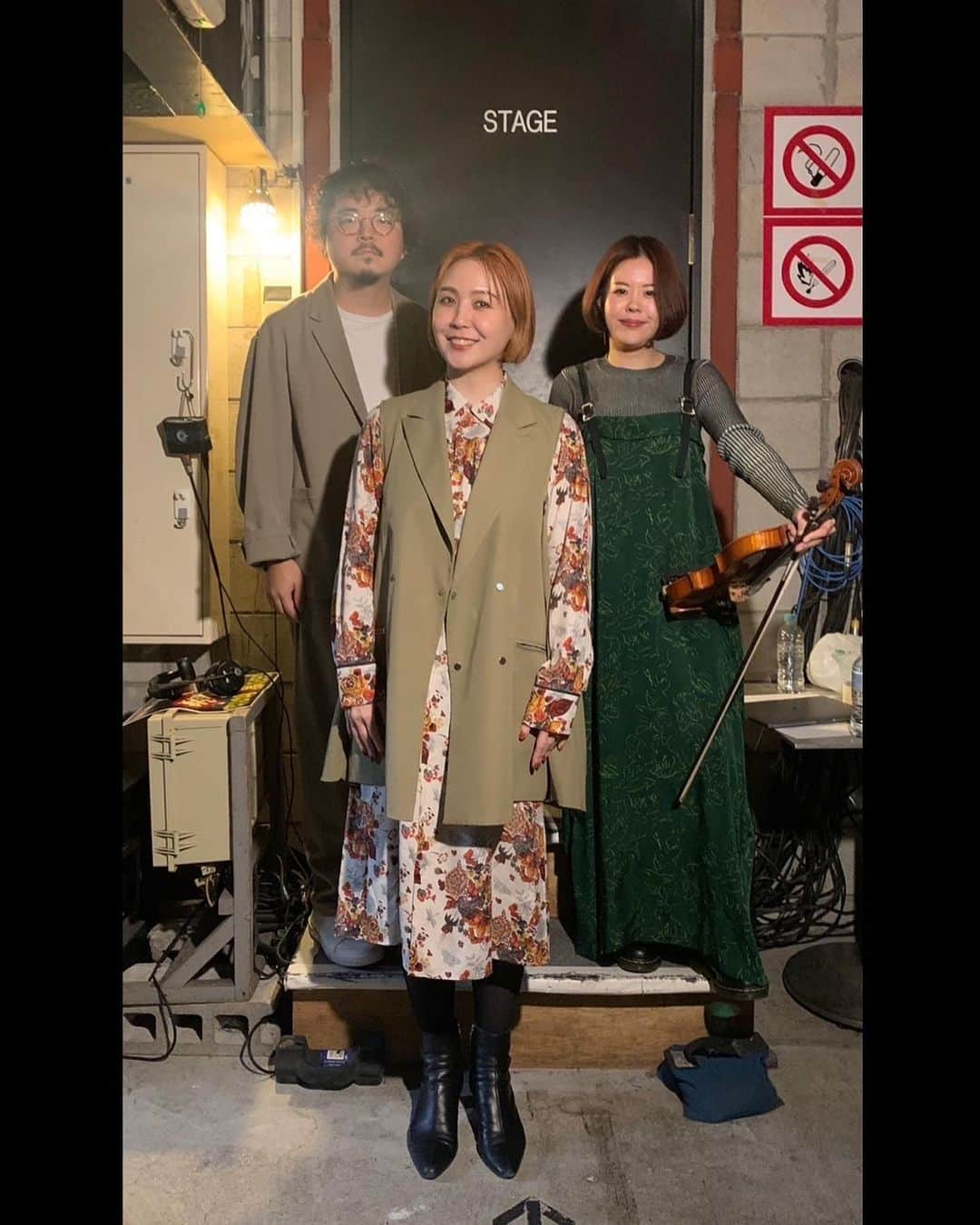 土岐麻子さんのインスタグラム写真 - (土岐麻子Instagram)「ワンマンライブツアー『土岐麻子〜 Sentimental Journey 2023〜』広島・大阪・名古屋・仙台、4公演無事終わりました。 久しぶりの街が多かったですが、お越しいただいた皆様に感謝します。ありがとうございました！  音楽的には、メンバーがとても素晴らしかったので気づくことが本当にたくさんありました。 全てがありがたく、同時にちょっと切なさもあり、これからの時間もこういうふうに楽しみながらもっと音楽を頑張ろう、と思ったツアーでした。 これまでの器用ではない音楽人生を振り返りつつ進むような感じもありました。これこそがセンチメンタル・ジャーニーなのかも…  旅はいったん終わりましたが、また再びこの3人で必ず…！ 信頼100%のPAの山下さん、少数精鋭の現場スタッフと準備に関わってくれたスタッフも心強く、本当にいいツアーでした。  高木大丈夫 (Guitar/Chorus)  @takagi_daijob_daisuke  西原史織 (Violin/Chorus) @shiorinis   衣装（土岐）　sawa takai @sawatakai_official   Thanks to  広島クラブクアトロ 、梅田クラブクアトロ、名古屋クラブクアトロ、仙台 darwin」11月23日 1時03分 - tokiasako