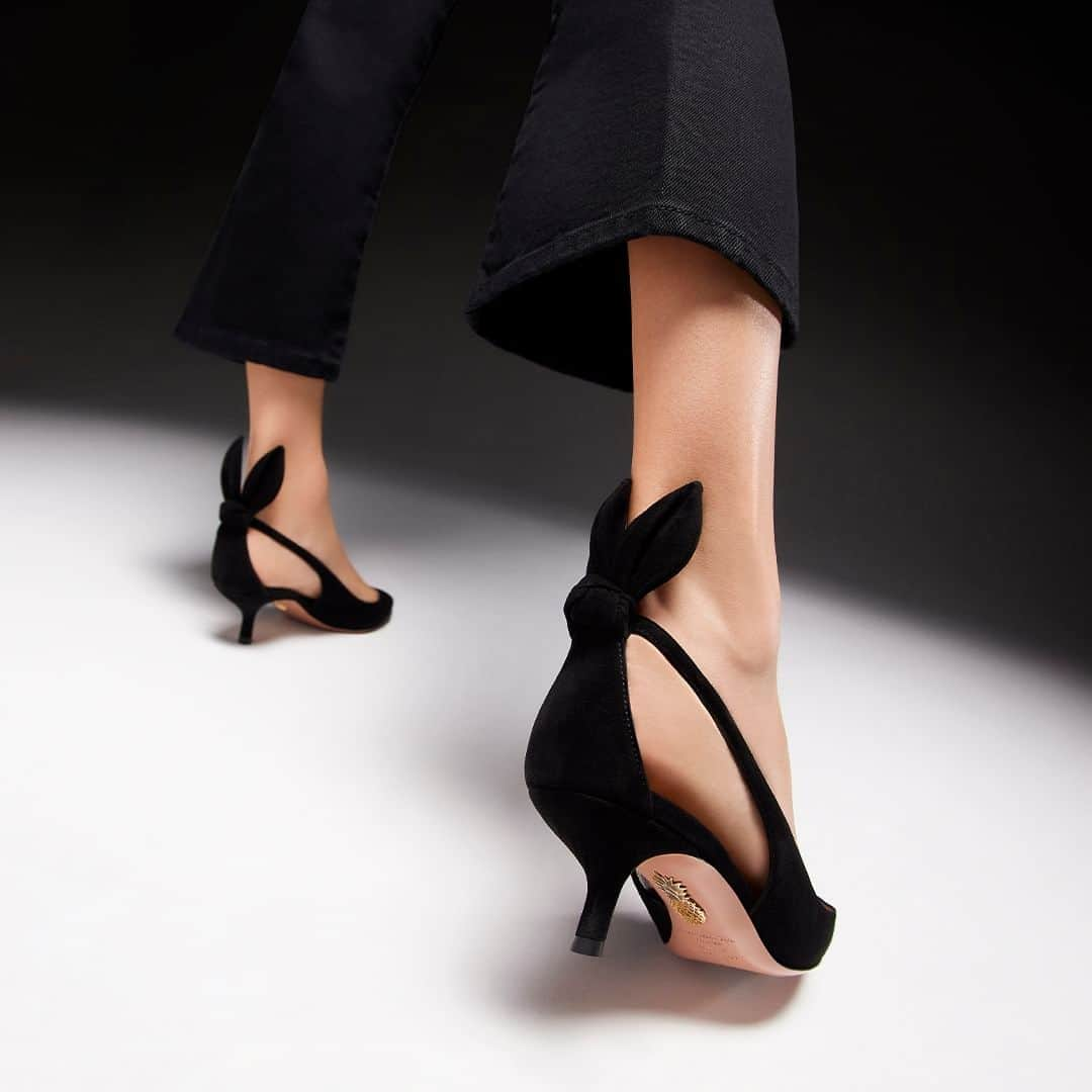 Aquazzuraのインスタグラム：「Just in: Bow Tie Pump 50. Your elegant wardrobe staple, crafted from timeless leather and buttery suede in a sophisticated black hue – with the perfect heel height   #AQUAZZURA  #AQUAZZURAPumps」