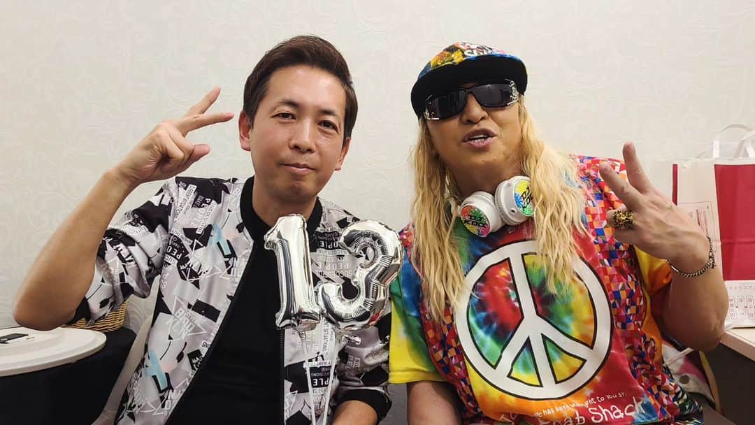 DJ KOOさんのインスタグラム写真 - (DJ KOOInstagram)「MAHARAJA 六本木 13th Anniversary  御来店超誠にありがとうございます！！  CLUBやDISCO、DJイベントは1日を通したチームワーク！！お客さんの入り方や時間、お店全体を見て流れを作りピークにする！！  だから自分の前にやるDJによって全然違うのです 俗に言う「フロアーを温める」ってやつです 数いるDJの中で僕が一番やり易いのがマハラジャのDJ BOSS！！  経験豊富でしっかりフロアーをコントロール出来るディスコDJ、何をかけてもウェルカムな状態でパートを渡してくれるので早い段階からピークを作ることが出来ます！！  やっぱDJは現場をこなしてナンボですね そして、愛です、愛❣️   #MAHARAJA  #DJBOSS  #横田商会  #TRF  #寒い夜だから  #betogether  #DJKOO」11月23日 1時11分 - dj_koo1019