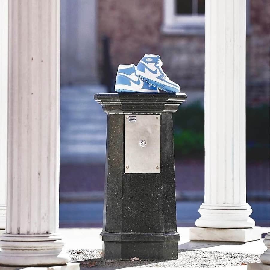 Sneaker News x Jordans Dailyさんのインスタグラム写真 - (Sneaker News x Jordans DailyInstagram)「The real UNC Air Jordan 1. Unfortunately they are player exclusives.」11月23日 1時23分 - jordansdaily