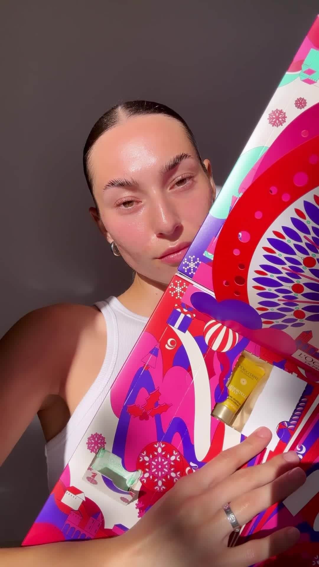 ロクシタンのインスタグラム：「24 Days of selfcare? Yes please! Get your L'Occitane Advent Calendar online or in store Ft @sarahcossio」