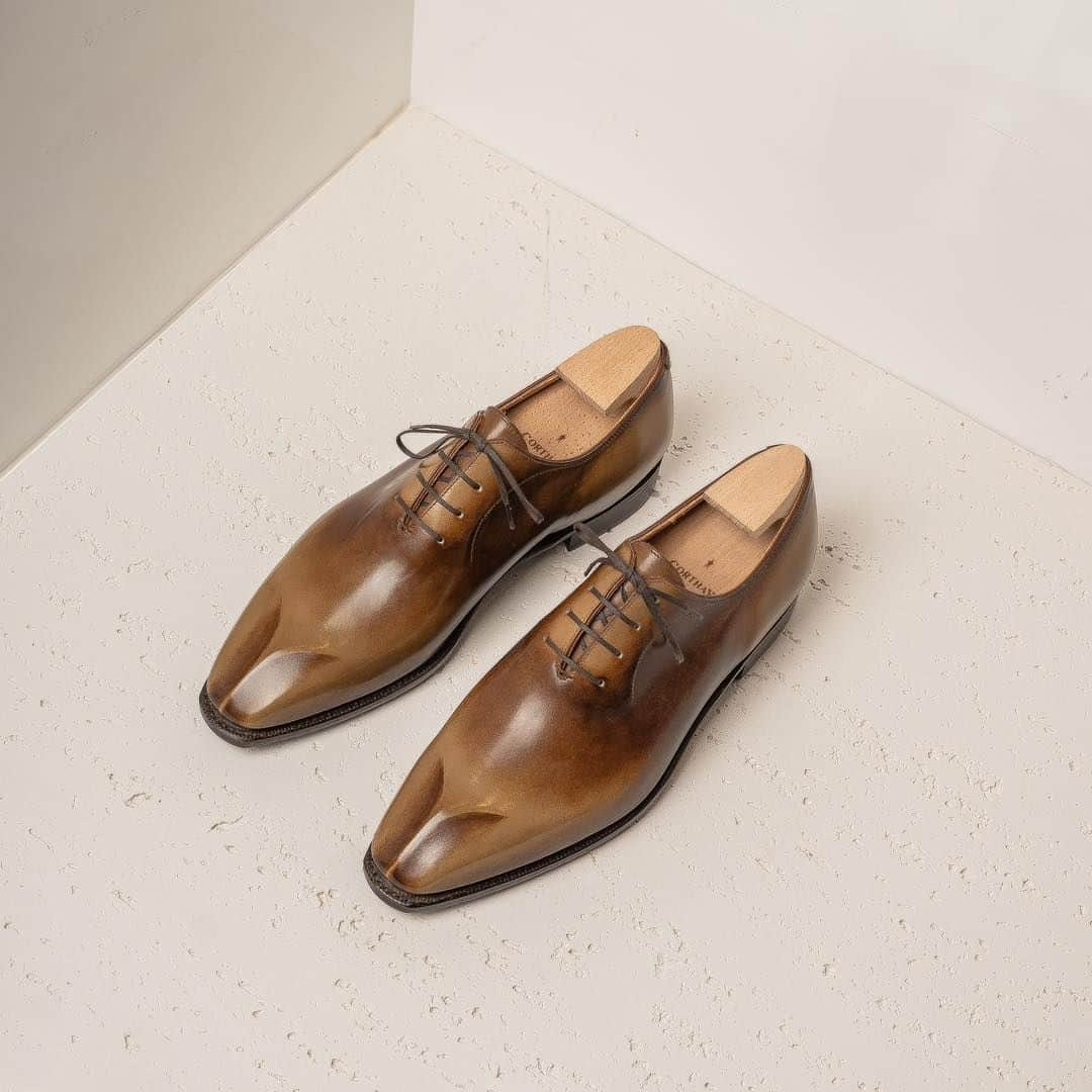 コルテさんのインスタグラム写真 - (コルテInstagram)「Whether you are looking to treat yourself at Corthay, we have something unique for everyone!  Model : Casanova Color :  Old wood  www.corthay.com #classicsshoes #corthay」11月23日 1時27分 - maison_corthay