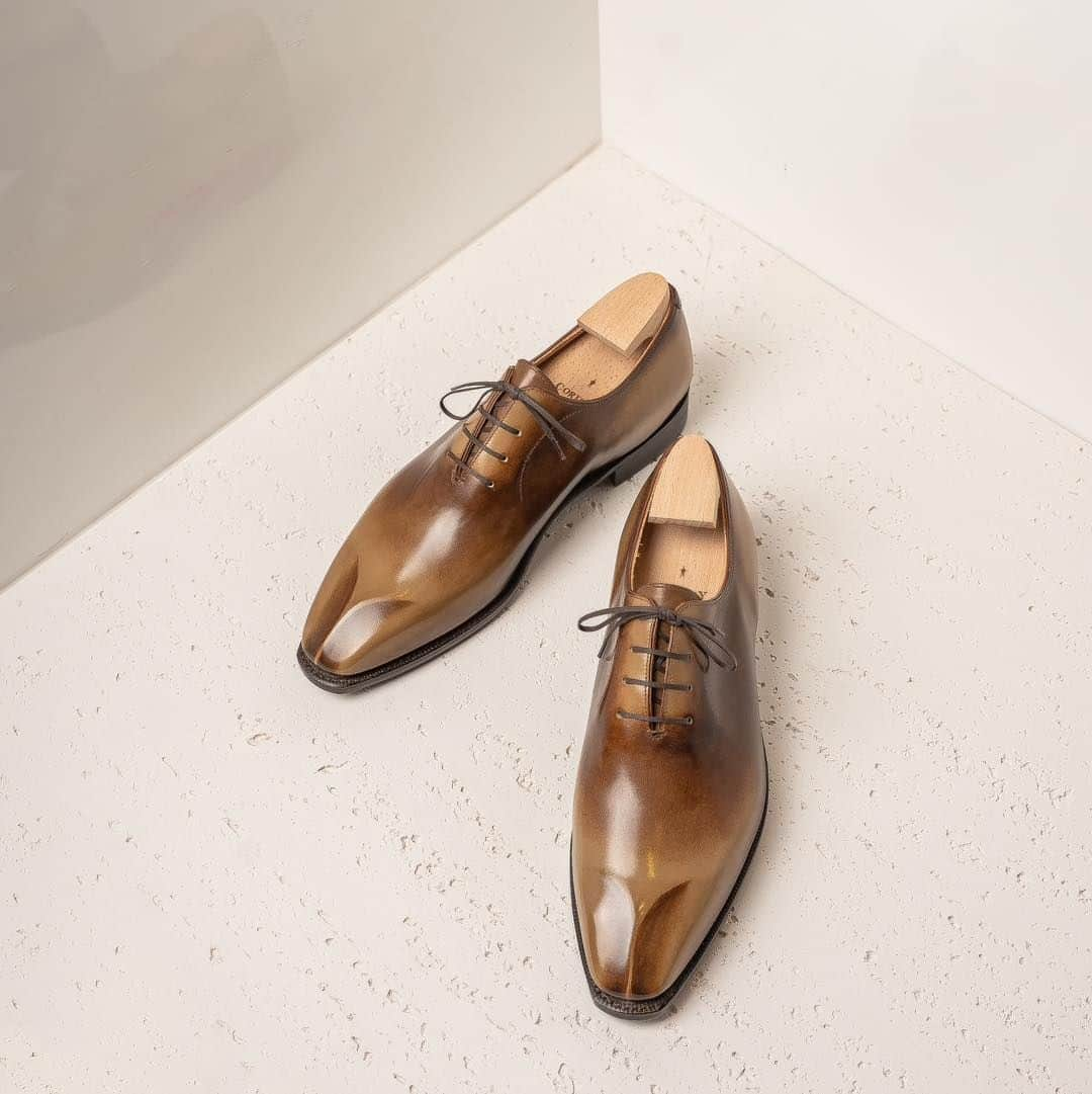 コルテさんのインスタグラム写真 - (コルテInstagram)「Whether you are looking to treat yourself at Corthay, we have something unique for everyone!  Model : Casanova Color :  Old wood  www.corthay.com #classicsshoes #corthay」11月23日 1時27分 - maison_corthay