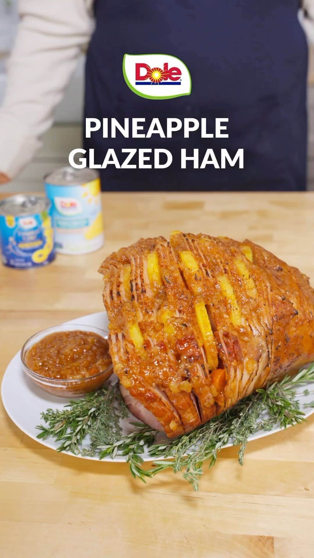 Dole Packaged Foods（ドール）のインスタグラム：「You deserve the gold star treatment and so do your fave recipes ✨ upgrade your holiday staples with our naturally sweet Tropical Gold Pineapples bursting with vitamin C🍍」