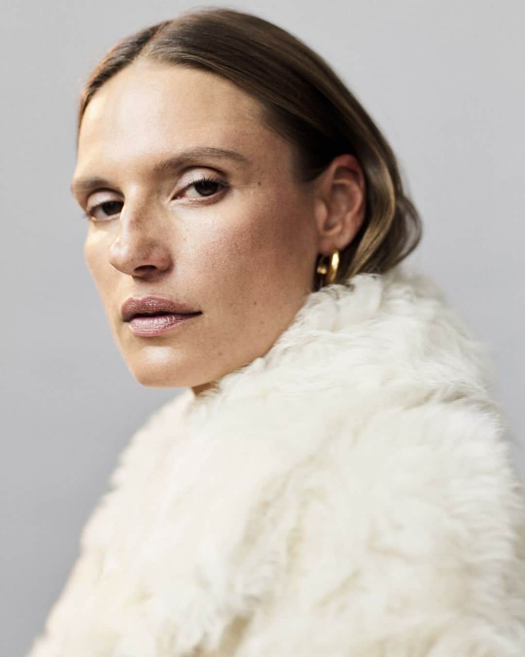 のインスタグラム：「The cold-weather essentials that elevate every look.」