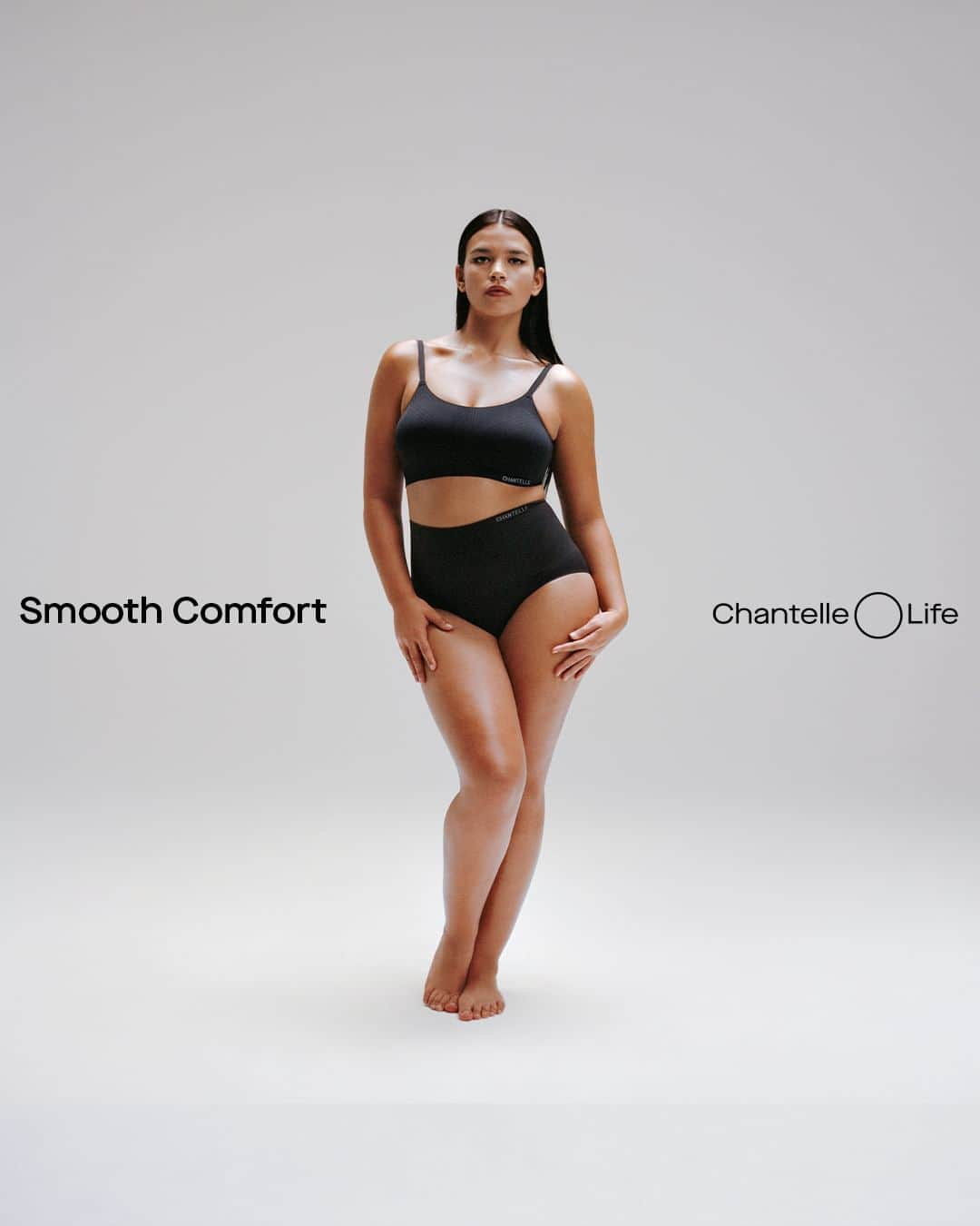 シャンテルさんのインスタグラム写真 - (シャンテルInstagram)「Crafted to sculpt the silhouette while providing maximum comfort.  Ocean is wearing ’Smooth Comfort’ set in 'Black'. Get yours on Chantelle.com   #Chantelle #ChantelleParis」11月23日 2時20分 - chantelle_paris