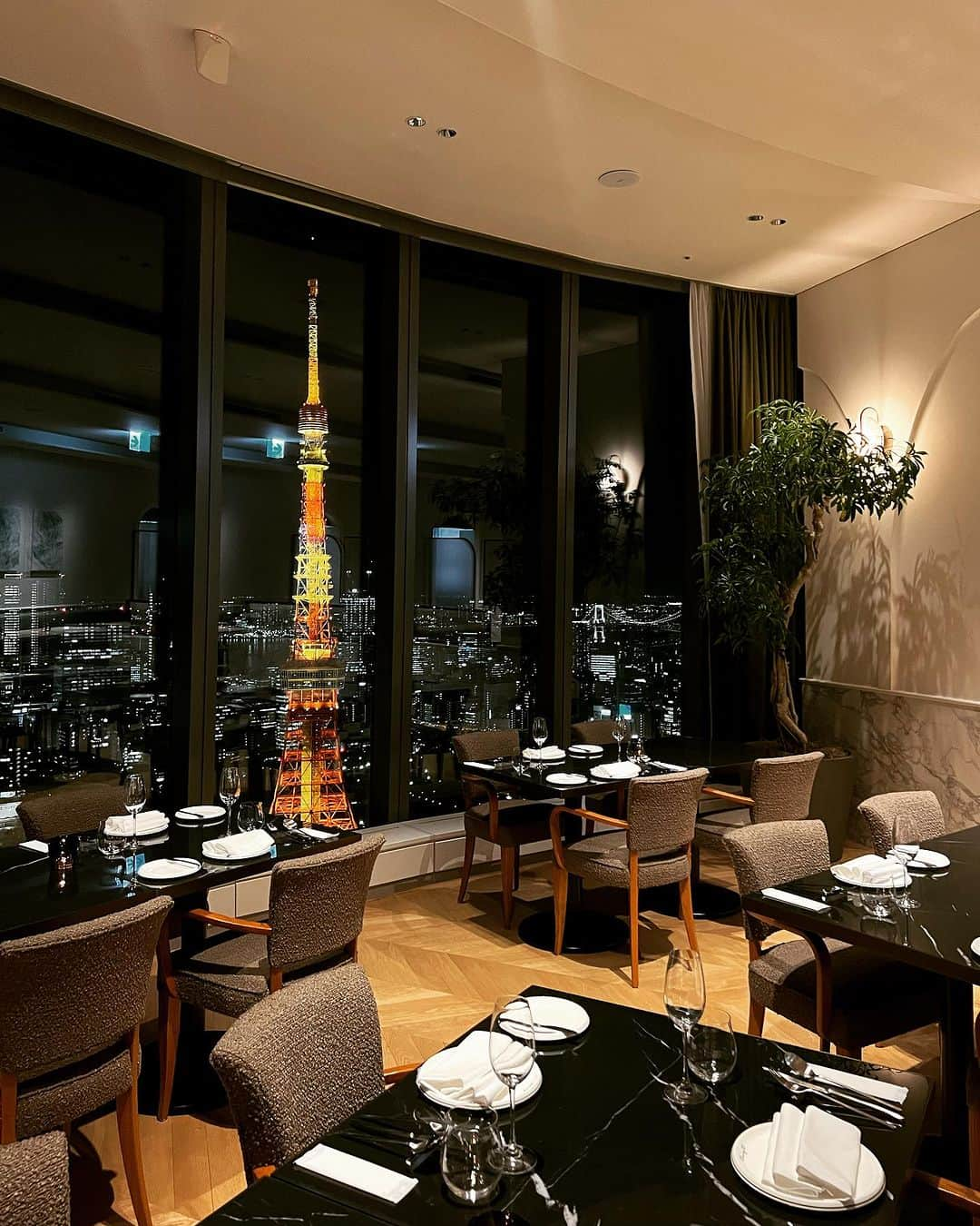 中村貞裕のインスタグラム：「#azabudaihills #hillshouse #dining33 #三國清三 #tokyotower  11月24日OPEN」