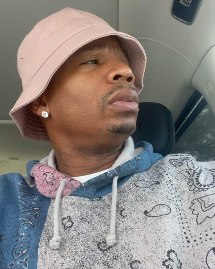 プライズのインスタグラム：「😤😤😤😡 “Done Got On My Nerves”….. 🤣🤣🤣🤣 #Plies #KingCircleHat #Thanksgiving」