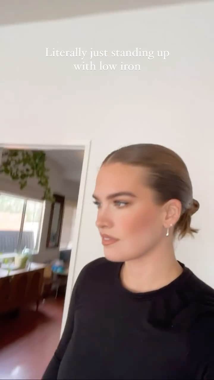 ストーミ・ヘンレイのインスタグラム：「Where my anemic ladies at」