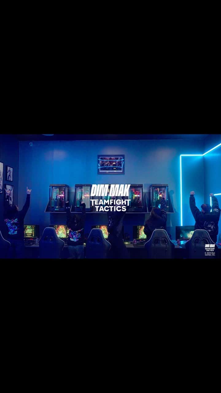 スティーヴ・アオキのインスタグラム：「It’s Official!!! DIM MAK x TEAMFIGHT TACTICS is OUT NOW!!! Featuring brand new Little Legend, SCRATCH and fan favorite DJ PENGU and DJ CHONCC!!   @steveaoki @teamfighttactics @dimmakcollection @riotgamesmusic @riotgamesmerch #teamfighttactics #riotgames #remixrumble #steveaoki #riotgames #tft #steveaoki  Credits: Director: @_gidopark @justus.ent Producer: @justus.ent DP: @_gidopark AC/Grip: @dylson Curated by: @justus.ent  Talents: @itsreallysandyhere @stanandrewvang @thecamsteady @yagurrlsteph @liltall_liltall Special thanks to  @ultimateesport」