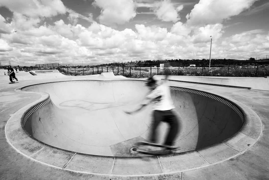 ロストさんのインスタグラム写真 - (ロストInstagram)「Speed Check in the Dragster Boxy Tee 🏎️🏁 @mateusguerreirosk8 #lostclothing #lostskateboarding」11月23日 3時21分 - lost9193