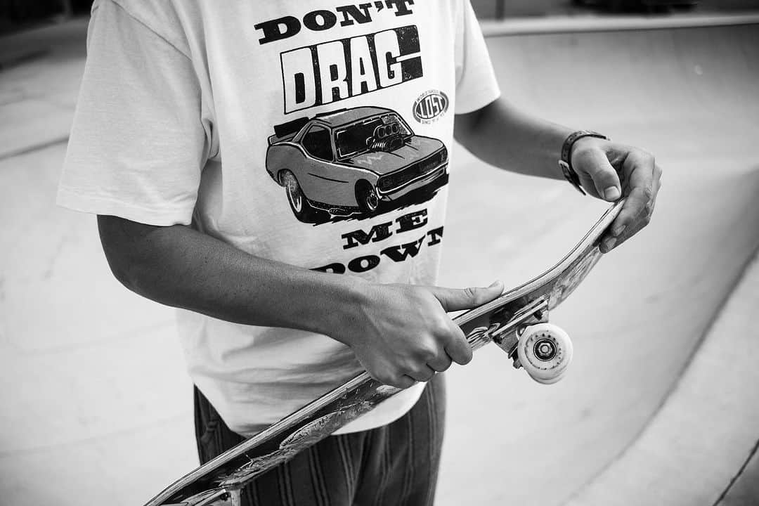 ロストのインスタグラム：「Speed Check in the Dragster Boxy Tee 🏎️🏁 @mateusguerreirosk8 #lostclothing #lostskateboarding」