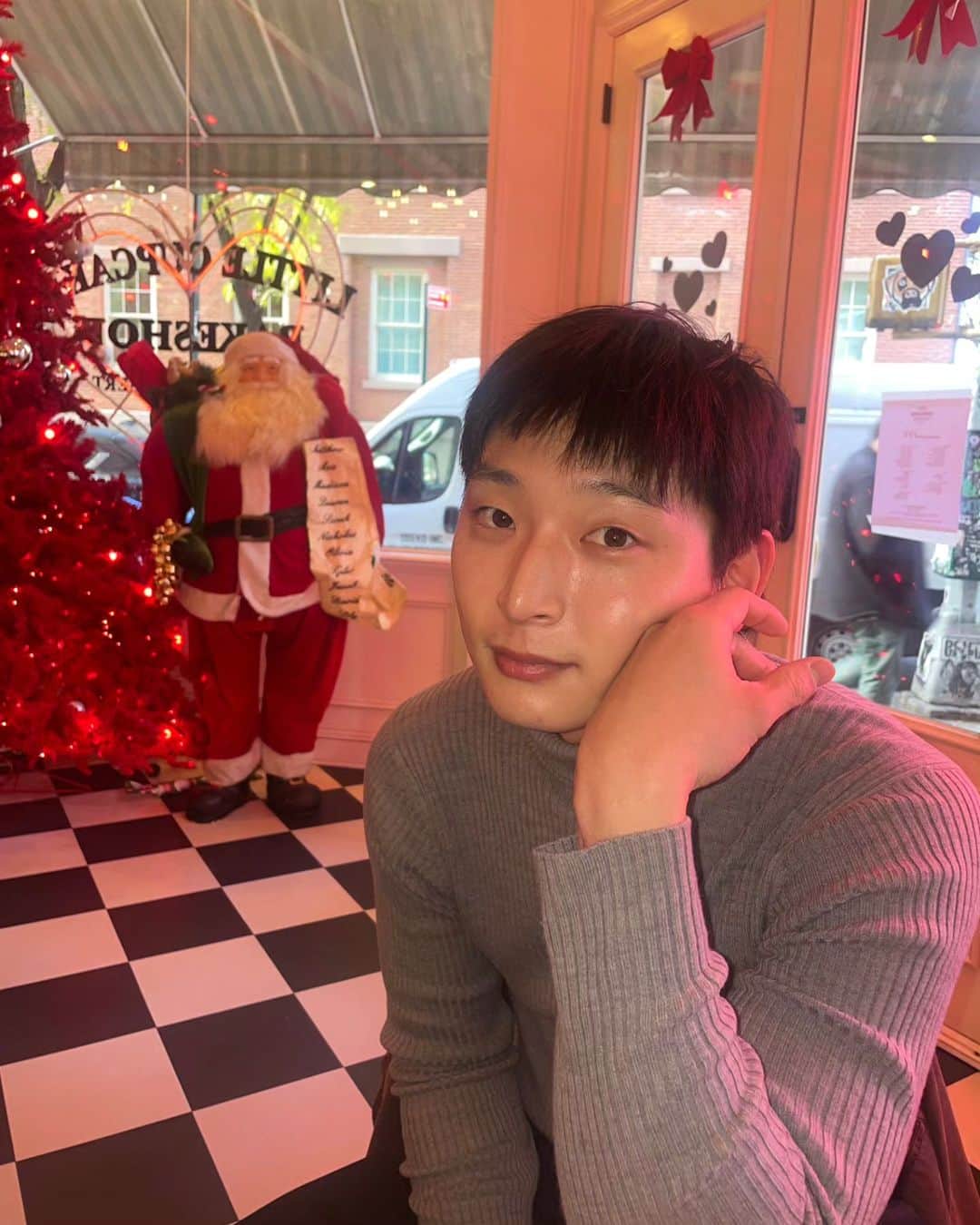 ジヌン さんのインスタグラム写真 - (ジヌン Instagram)「000 : 왜 또 칭얼거려❤️」11月23日 3時29分 - jinwoon52