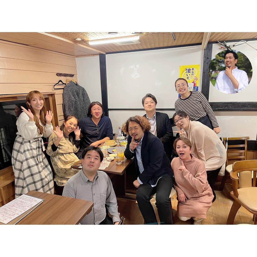 辰巳真理恵さんのインスタグラム写真 - (辰巳真理恵Instagram)「・  先日のオケ合わせ後の #決起会 ？にて🍻 #キャスト全員 でやっと撮れました😆✨ いよいよでございます❣️  歌も台詞も盛り沢山の、 滅多に上演されない作品です‼️ この機会をお見逃しなく‼️  #アメブロ に沢山お写真載せさせていただきましたので、是非ご覧ください🍀  *・ﾟ・*:.｡.*.｡.:*・☆*・ﾟ・*:.｡.*.｡.:*・☆*・ﾟ・*:.｡.*.｡.:*・☆*・ﾟ・*:.｡.*.｡.:*・☆  ◆小田原オペラファミリーオペラシリーズvol.3  歌劇『#魔弾の射手』   C.M.v.ウェーバー作曲 歌劇『魔弾の射手』日本語字幕付き 日時：2023年11月26日（日）午後1時開演 会場：#南足柄市文化会館（#金太郎みらいホール） チケット代：一般：5,000円　小学生以下：1,000円（全席自由・税込） ※未就学児入場可  お申込み・お問合せ：#タクスオフィス home@takusoffice.jp　  *・ﾟ・*:.｡.*.｡.:*・☆*・ﾟ・*:.｡.*.｡.:*・☆*・ﾟ・*:.｡.*.｡.:*・☆*・ﾟ・*:.｡.*.｡.:*・☆  +｡:.ﾟஐ⋆*♡･:*ೄ‧͙·*♪+｡:.ﾟஐ⋆*♡･:*ೄ‧͙·*♪  　　　　ソプラノ 辰巳真理恵♪ 　　　　　@tatsumimarie   +｡:.ﾟஐ⋆*♡･:*ೄ‧͙·*♪+｡:.ﾟஐ⋆*♡･:*ೄ‧͙·*♪  #飯田裕之 様 #飯田麻衣子 様 #津山恵 様 #池田徹 様 #狩野賢一 様 #大島嘉仁 様 #島田恭輔 様 #伊藤舞 様 #田中宏子 様 #懇親会 #潮若丸平蔵   #tatsumimarie #marietatsumi #soprano #sopranosinger  #小田原オペラ #エンヒェン #derfreischütz  #weber #ännchen  #kommteinschlankerburschgegangen  #einstträumtemeinerselgenbase」11月23日 3時48分 - tatsumimarie