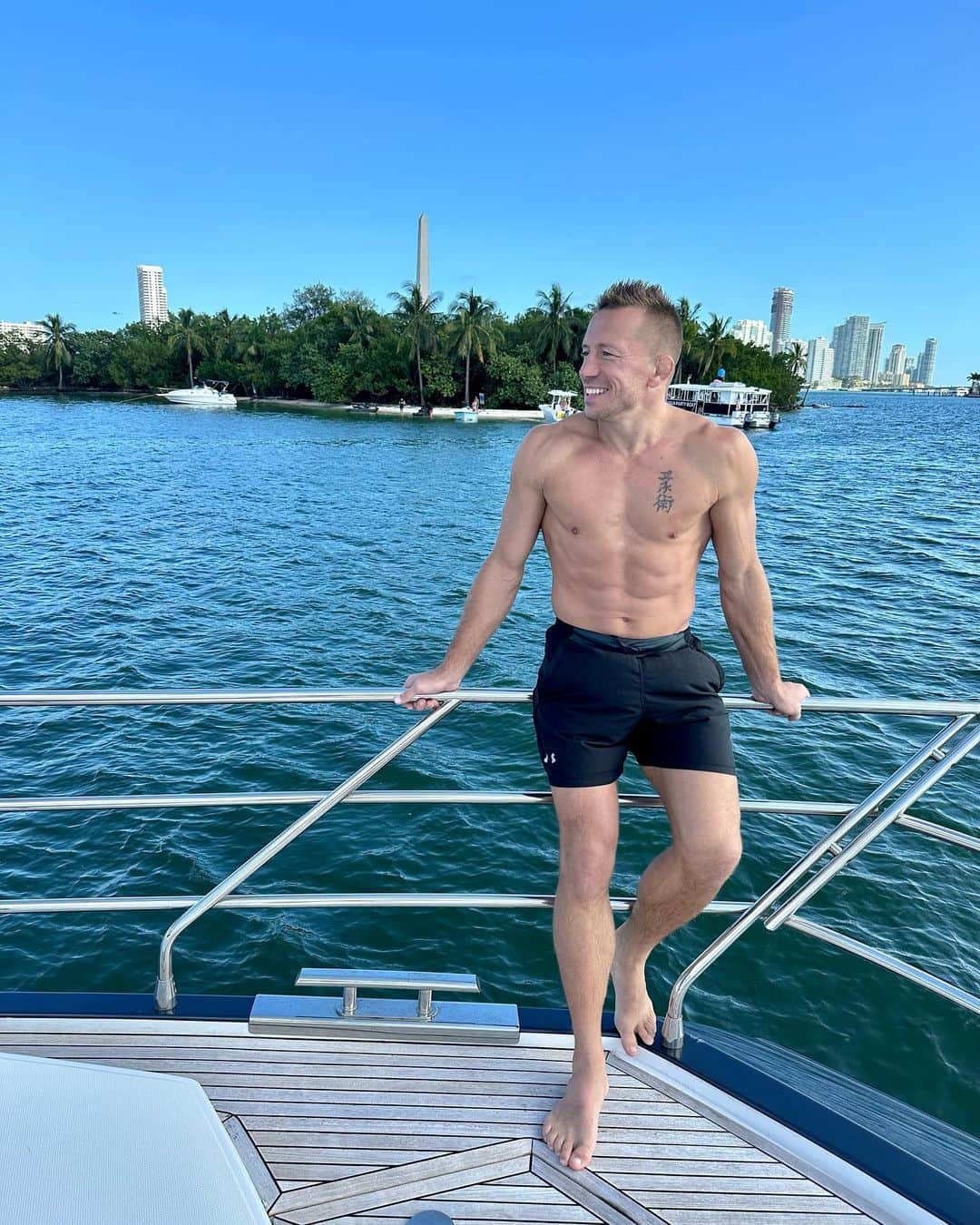 ジョルジュ・サンピエールのインスタグラム：「Good times! Big thanks to @charteragency @davidmichaelfonseca」