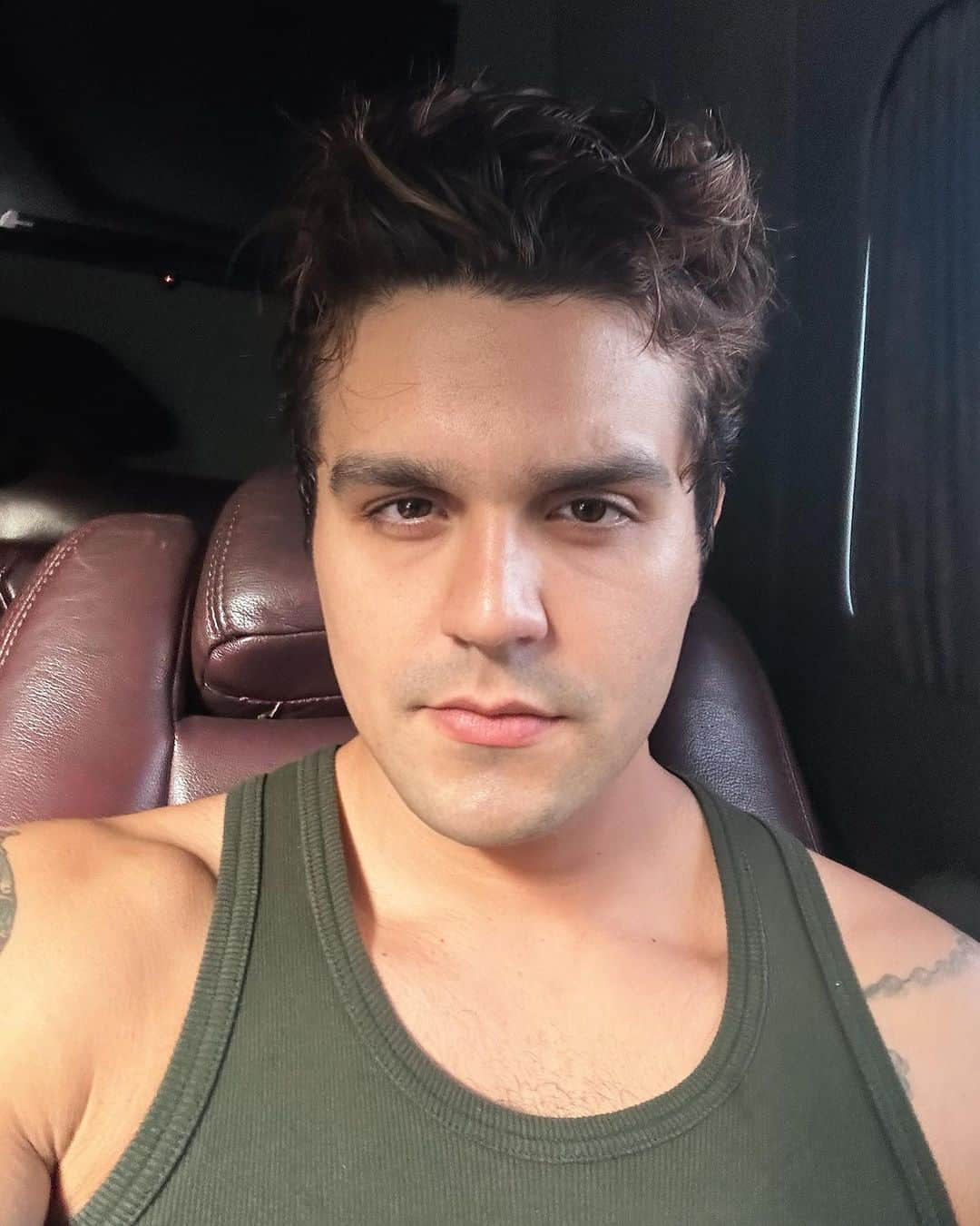 のインスタグラム：「eu sou aquele nunca mais que cê quer repetir 😈」