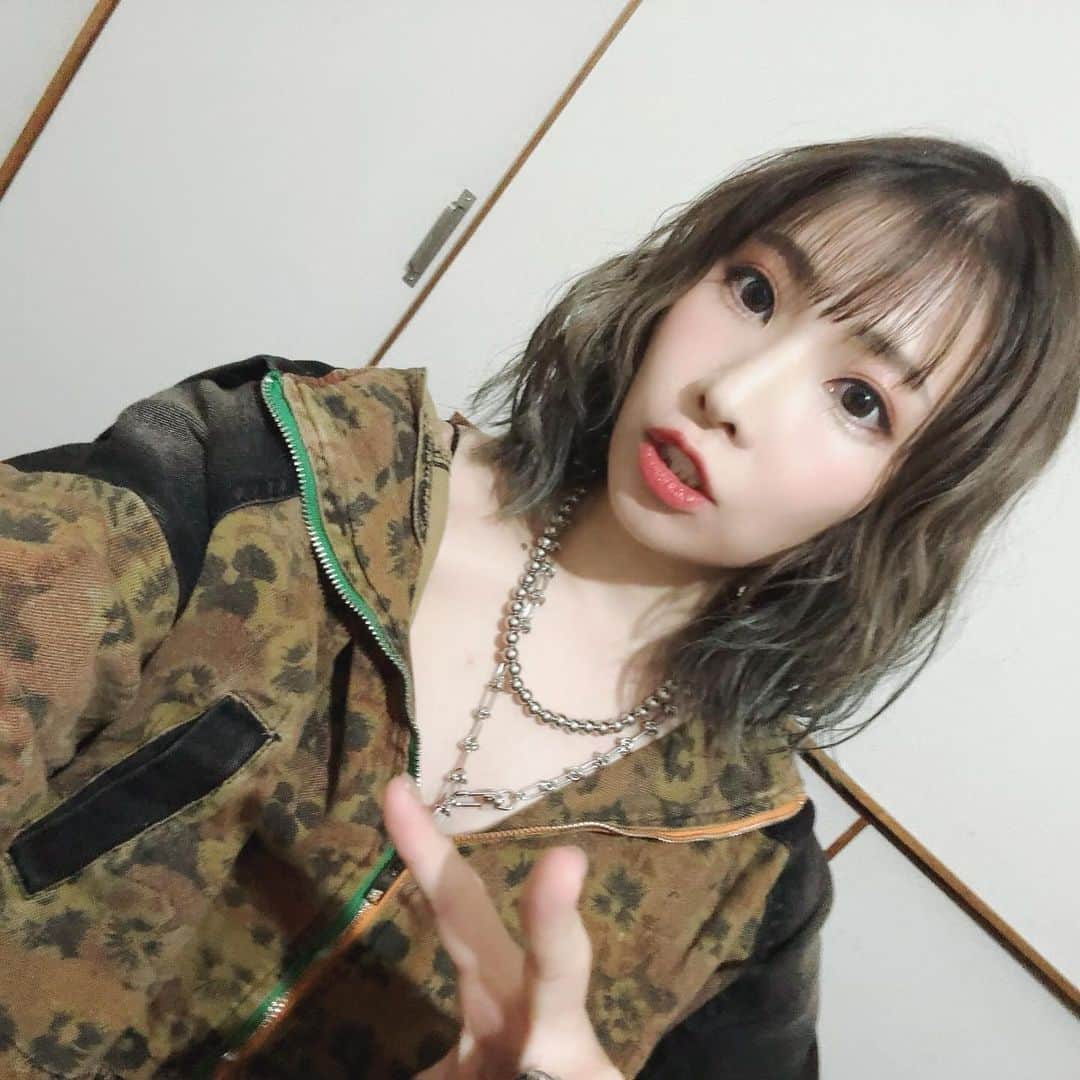 ZAQのインスタグラム：「LantisDJ祭りでした🐣 やはり深夜のMOGRAは調子があがるぜ🤘  ありがとうございました✨️  次は12/22滋賀アニ×ロカ そして12/29 KURUIZAQ2023ワンマンライブです。 ぜひ遊びに来てください‪(っ ॑꒳ ॑c)」