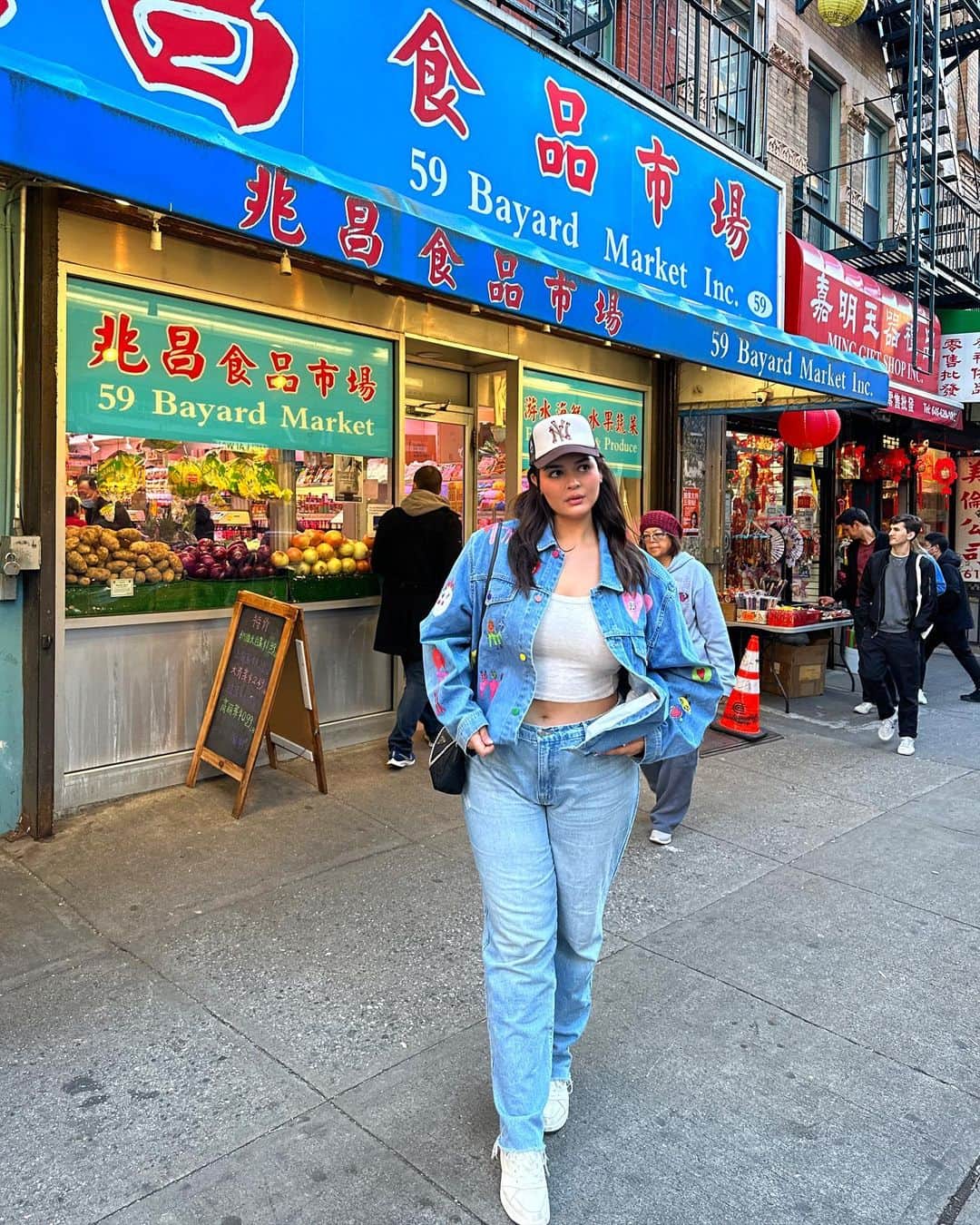ベラ・ゴールデンのインスタグラム：「i ♥ new york ! 🧃」