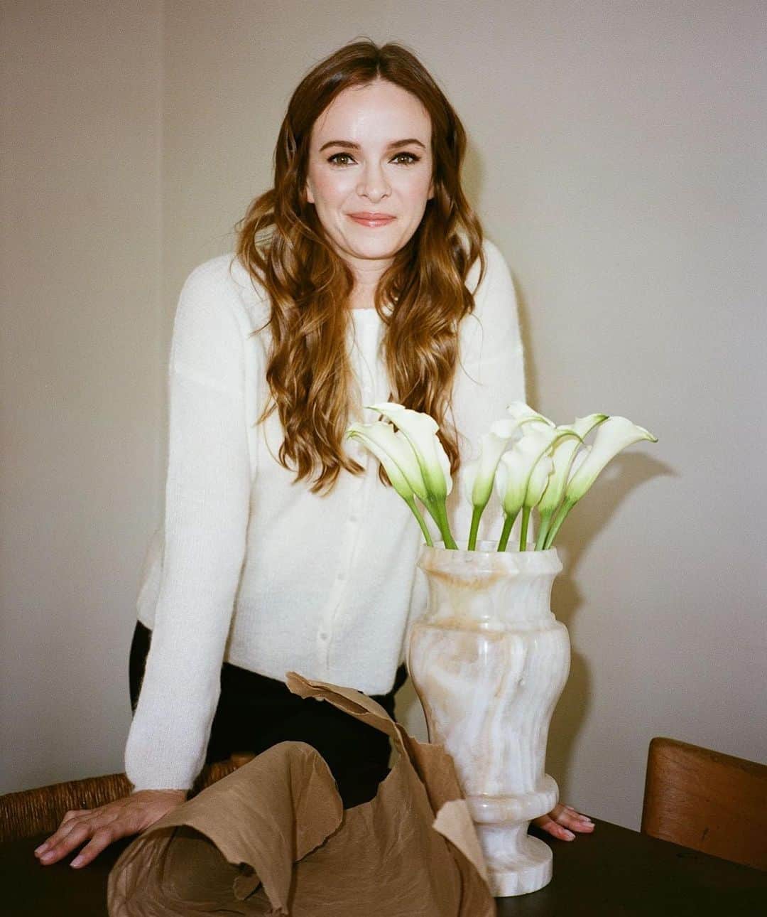 ダニエル・パナベイカーのインスタグラム：「Godspeed to those entertaining this Thanksgiving – I’m on floral duty. Just stopping by to say, I’m endlessly grateful for all of your support this year!」