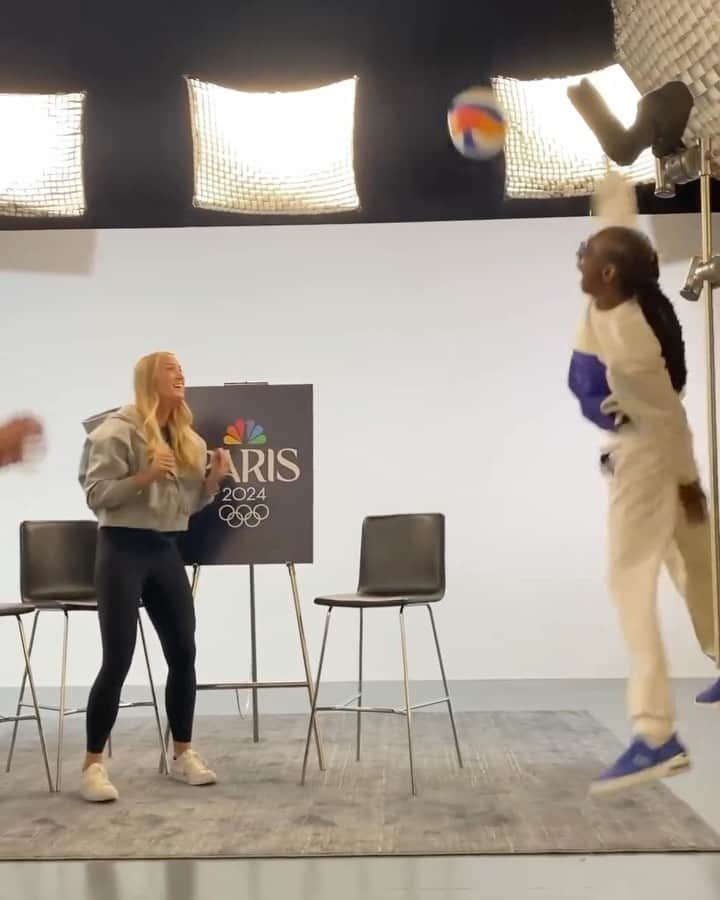 スヌープ・ドッグのインスタグラム：「Volleyball lessons. 🏐 🙏🏿 how’d I do??」