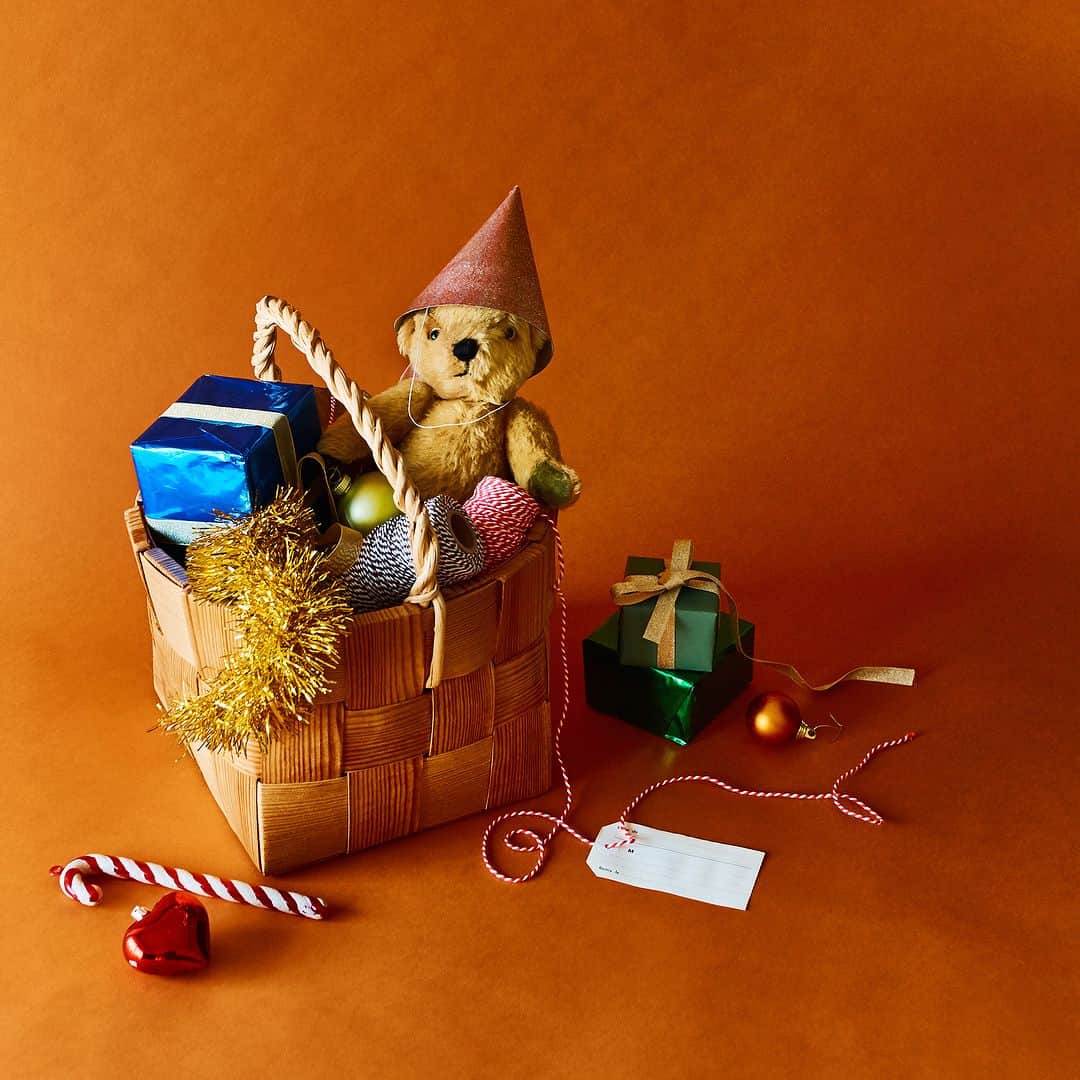 のインスタグラム：「. 大切な人に贈るクリスマスギフトは もう決まりましたか？🎄🎁  センスのいい店主やスタッフが提案する ギフトボックスをご紹介🧑‍🎄 ぜひプレゼント選びの参考に してみてください💡  ==== キナリノマガジン11月号 features04 贈りもの上手さんが選ぶ ギフトボックス https://kinarino.jp/magazines/202311-4  #クリスマスギフト #クリスマスプレゼント #ギフト #クリスマス」