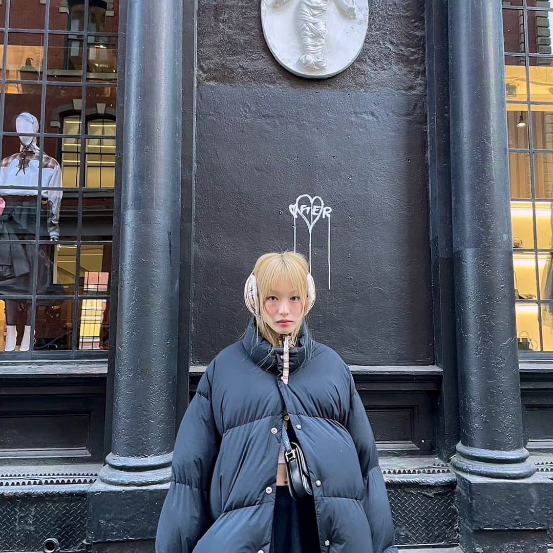 フェルナンダ・リーのインスタグラム：「Maybe I should renew my Adobe licence so I can edit and post videos again 🤔」