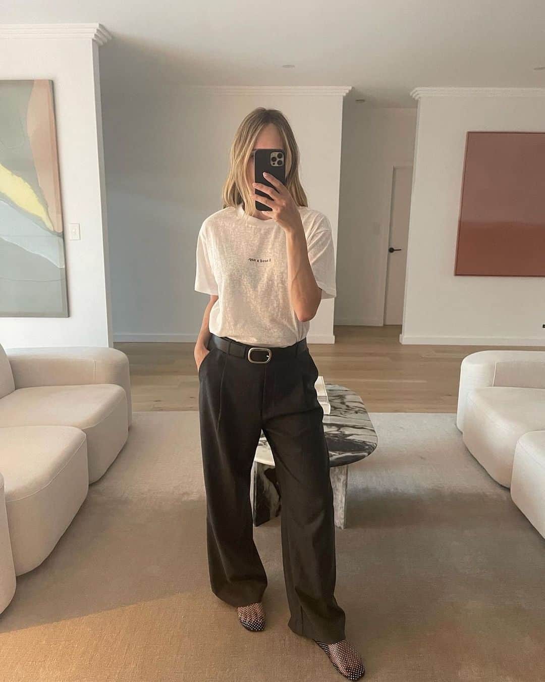 ベック&ブリッジのインスタグラム：「The Harriet Pant is a high waisted, straight leg tailored style available in Black and Ivory. A wardrobe staple for all seasons and occasions, available in the Cyber Sale Edit for a limited time.   As seen styled on @katebucceri  ⠀⠀⠀⠀⠀⠀⠀⠀ #becandbridge #sale」