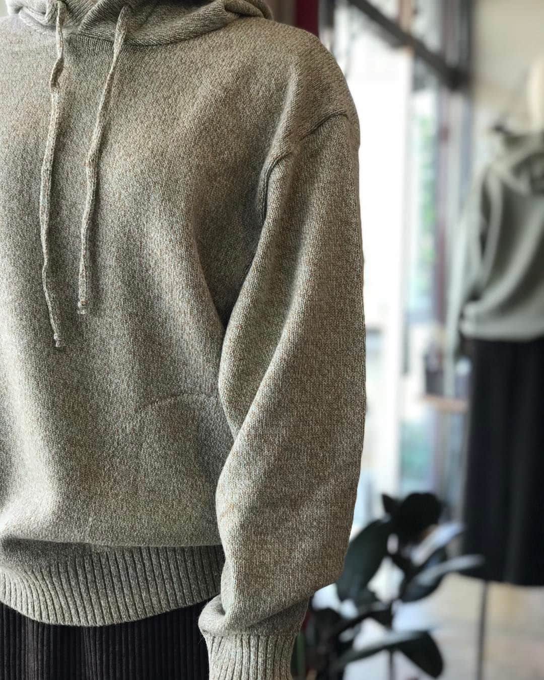 M2companyのインスタグラム：「《pareatsu》  【BASE】 https://pareatsu.base.ec  #pareatsu #パレアッツ #m2company #エムツーカンパニー #2023AW #新作冬物 #冬物 #ニット #おしゃれさんと繋がりたい  #ciao_varano」