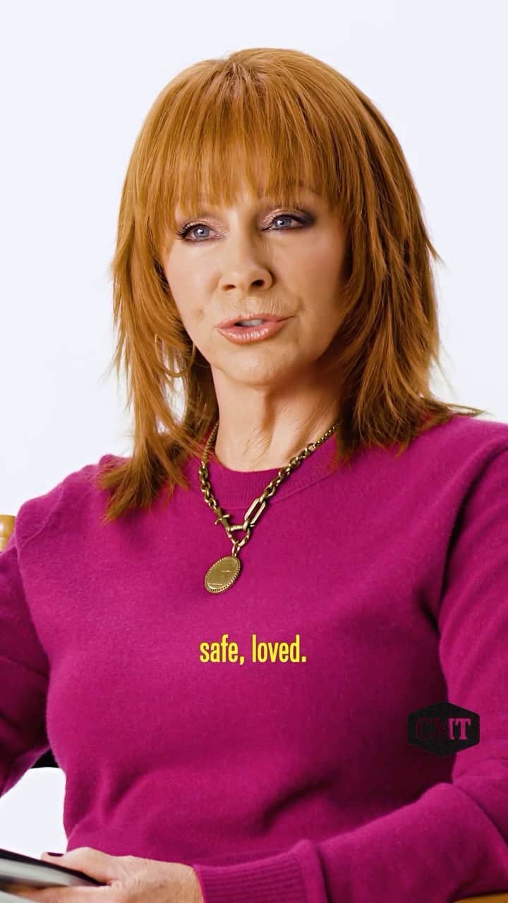 カントリー・ミュージック・テレビジョンのインスタグラム：「No place like home ❤️ 🏠 @reba」