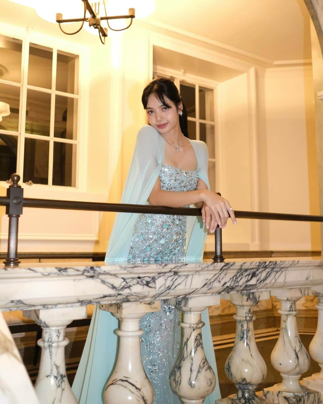 リサさんのインスタグラム写真 - (リサInstagram)「It has been such a great honor to be part of this special Korean State Banquet at the Buckingham Palace🤍」11月23日 7時35分 - lalalalisa_m