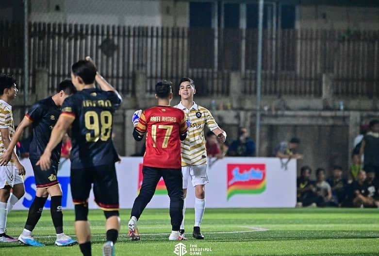 Al Ghazali Köhlerさんのインスタグラム写真 - (Al Ghazali KöhlerInstagram)「Celebrity Trofeo Cup 2023 Yang sangat seru! Well performed by @colossus_fc Meskipun belum juara tapi keep your head’s up. & Congrats buat para sahabat @selebritisfc 👏🏽🙌🏽」10月30日 16時49分 - alghazali7