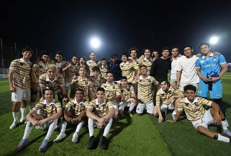 Al Ghazali Köhlerさんのインスタグラム写真 - (Al Ghazali KöhlerInstagram)「Celebrity Trofeo Cup 2023 Yang sangat seru! Well performed by @colossus_fc Meskipun belum juara tapi keep your head’s up. & Congrats buat para sahabat @selebritisfc 👏🏽🙌🏽」10月30日 16時49分 - alghazali7