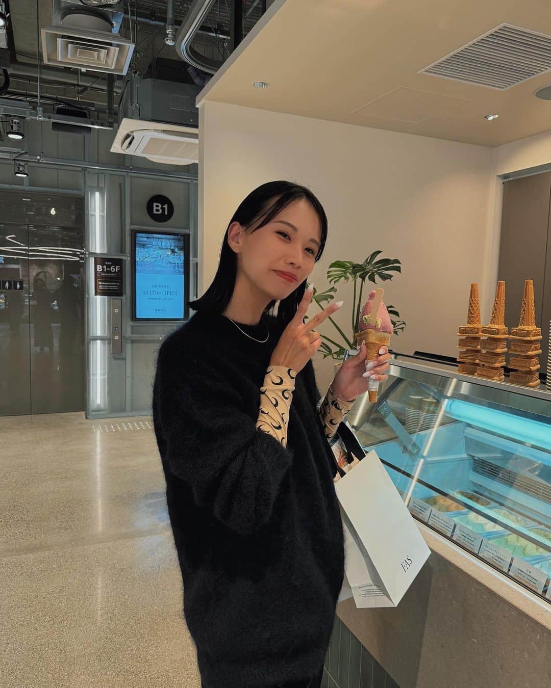 藤木祐凪のインスタグラム：「かみきったの だいぶまえに✌️  高島屋内覧会のときの写真✌️」