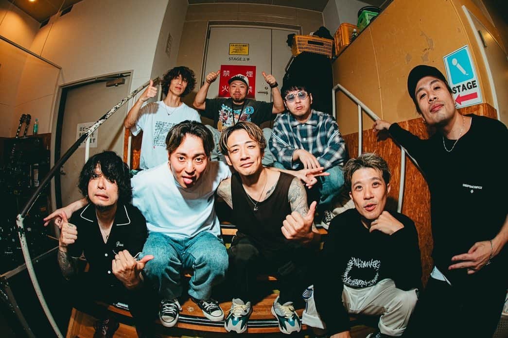 UTAのインスタグラム：「. . . . @nothingscarvedinstone 先輩にお呼ばれの仙台👍最高に激アツすぎるライブでした！ 来てくれたみんなにも本当感謝だし、やっとこの対バンができたことがめちゃくちゃ嬉しい✌️  バンドは愛です！  本当ありがとうございました🙏  #noisemaker #nothingscarvedinstone  #仙台ありがとう」